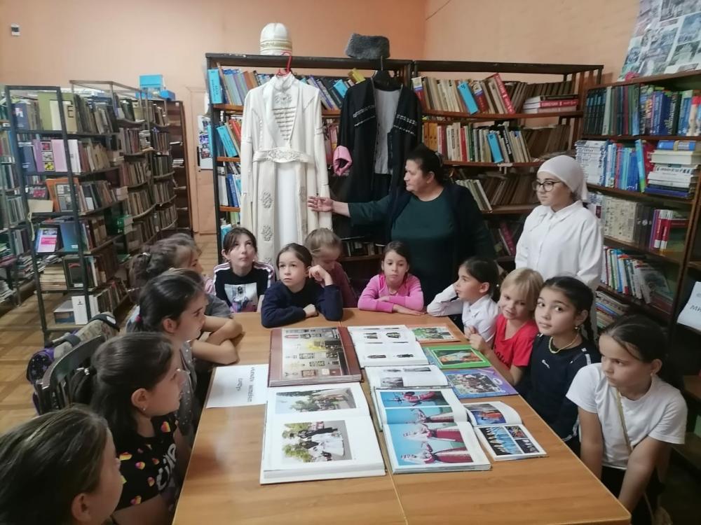 Адыгэ шъуашэм идэхагъ